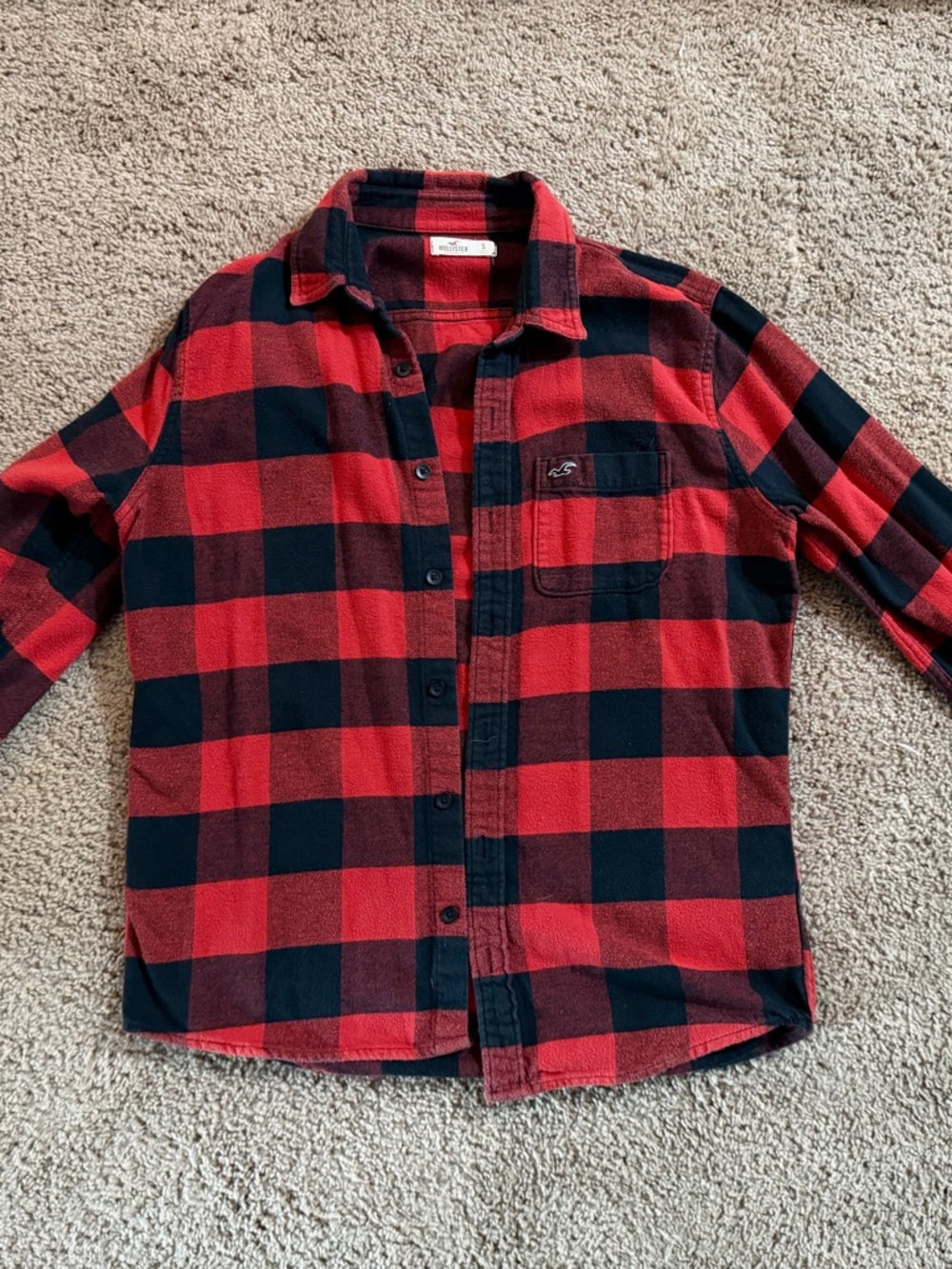 Hollister Red and Black Plaid Button-Up Long Sleeve Flannel/Shirt - Size S